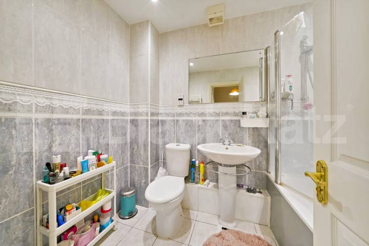 Boasting size, quality & location Bentham House.Falmouth Road, Borough/London Bridge